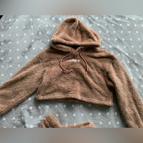 Fuzzy ‘honey’ set - Picture 4 of 7